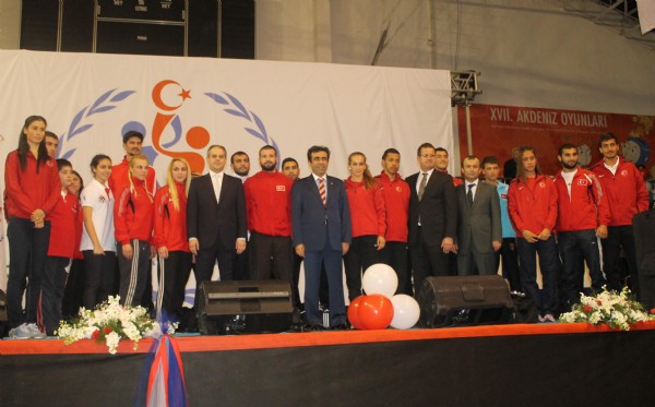 Sporcularla buluştu! Sporcularla buluştu!